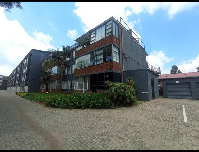 1 BEDROOM APARTMENT FOR SALE IN FLORIDA LAKE